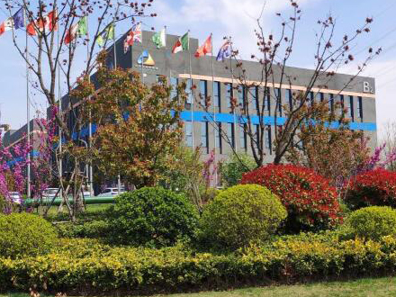 新廠(chǎng)房進(jìn)入全面裝修階段